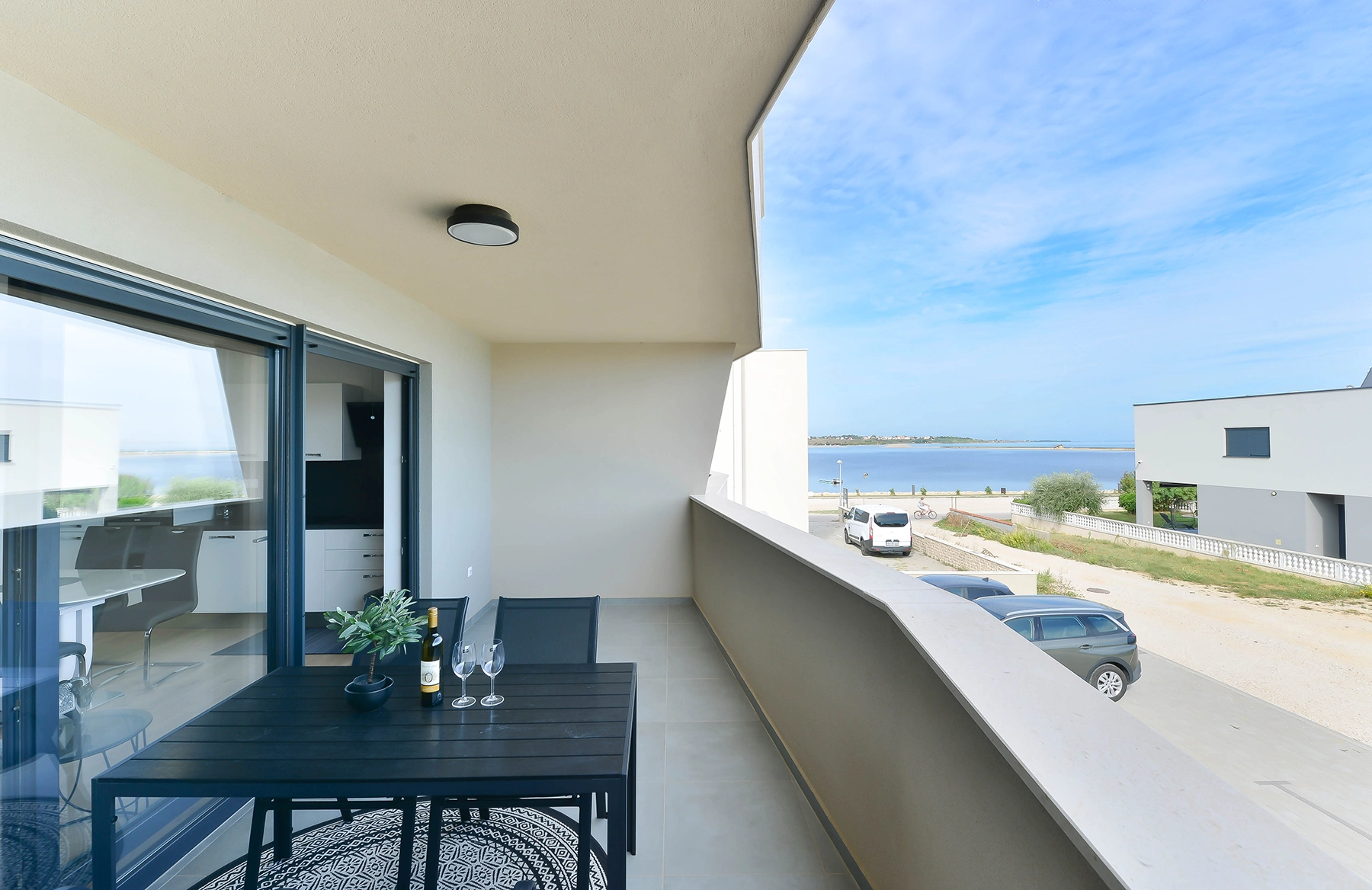 Apartment Nin Terrasse und Ausblick